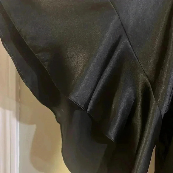❤️2/$30❤️[XS]Victoria  Secret Knee Length Vintage Black Satin Robe - Picture 6 of 8